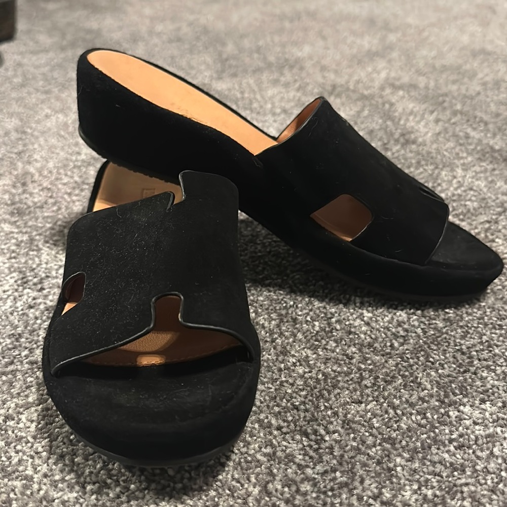 L’amour Des Pieds Catiana platform sandal size 6 1/2